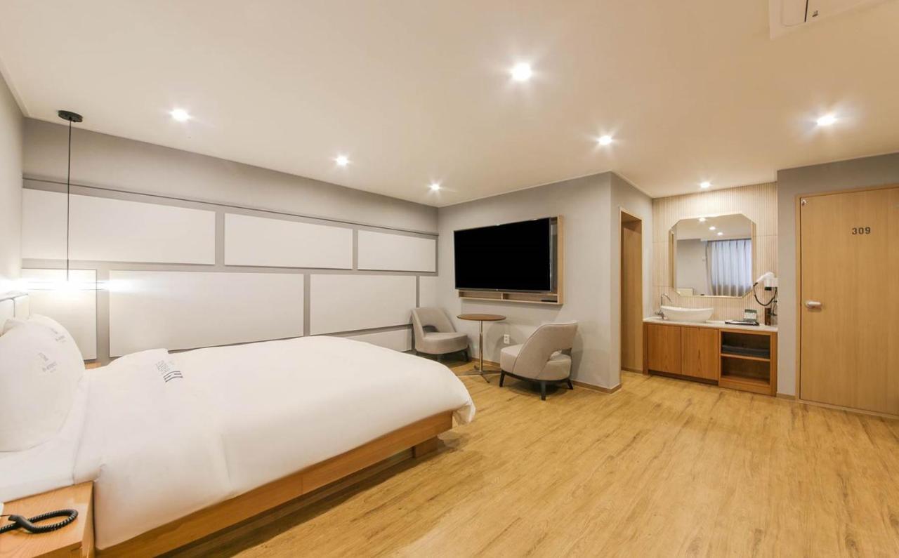 H Avenue Hotel In คยองจู ภายนอก รูปภาพ