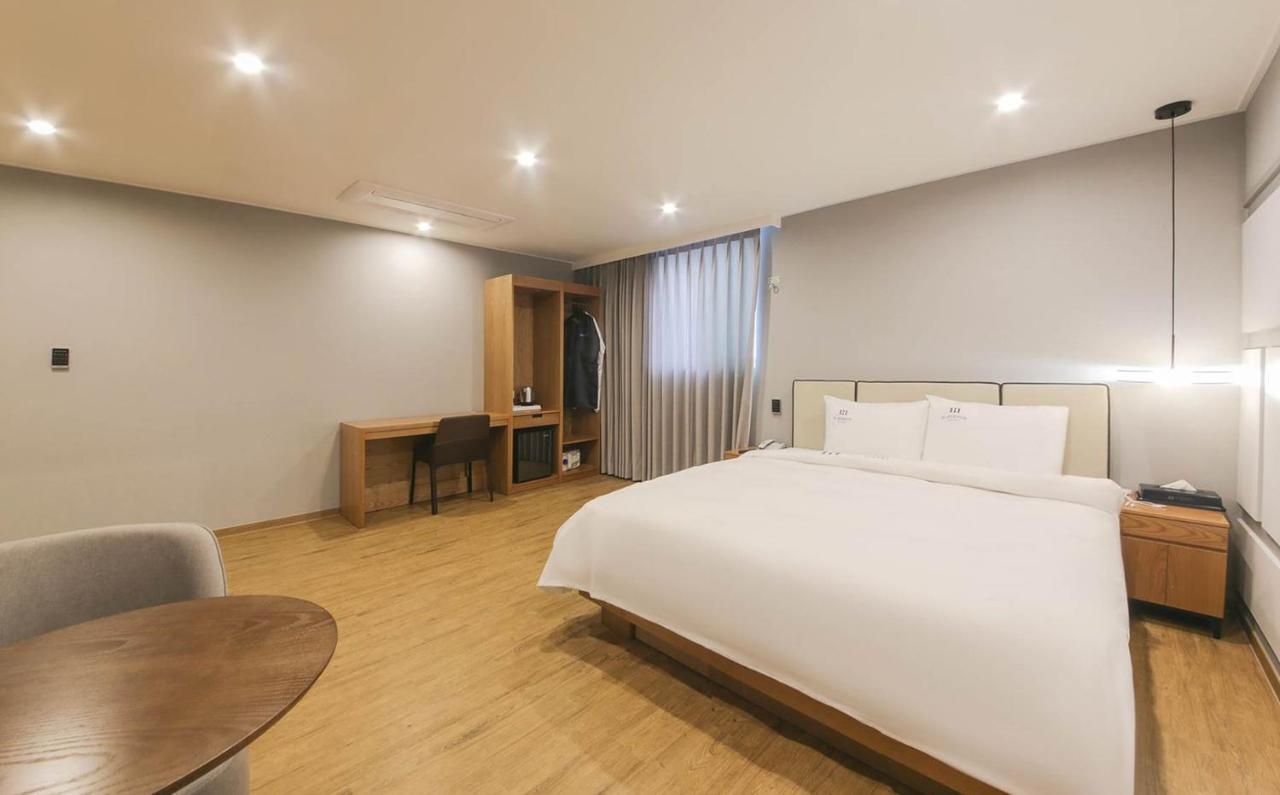 H Avenue Hotel In คยองจู ภายนอก รูปภาพ